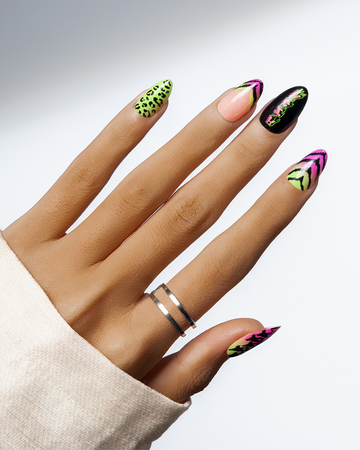 Electric Jungle – Neon Animal Print Press-On Nails