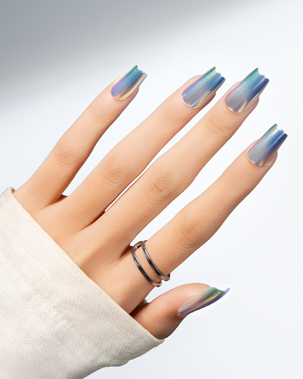 Opal Haze – Luminous Chrome Press-On Nails