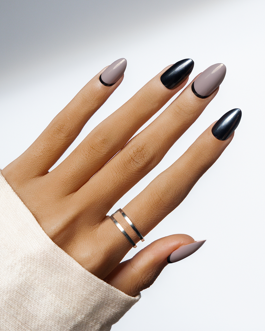 Midnight Muse – Half-Moon Gloss Press-On Nails