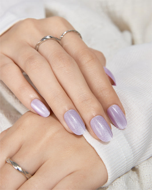 It's hugging time- Lilac Cat Eye Press-On Nails